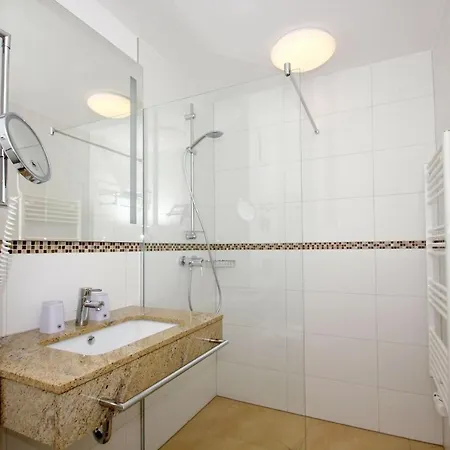 Daire Strandresort Rex Rugia Ferienwohnung 11-4 Mit Sauna- Und Schwimmbadnutzung Im Ahoi Sellin Lobbe