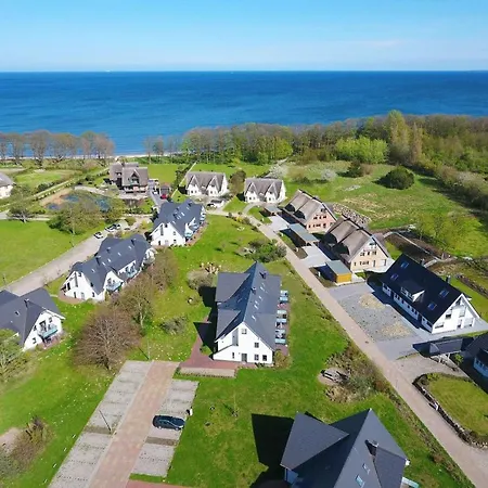 Rex Rugia: Beachfront With Terrace And Access Apartment
